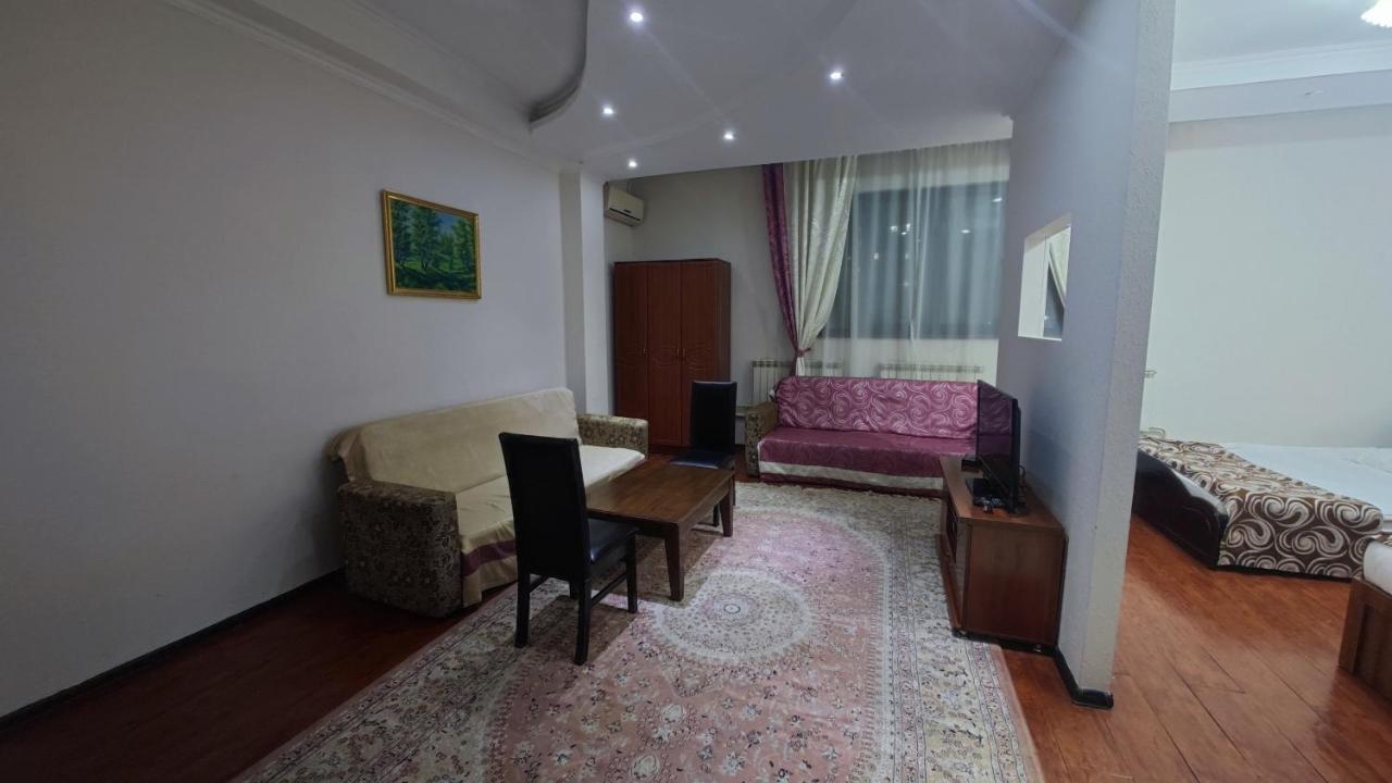 Bishkek Villa Hotel Екстер'єр фото