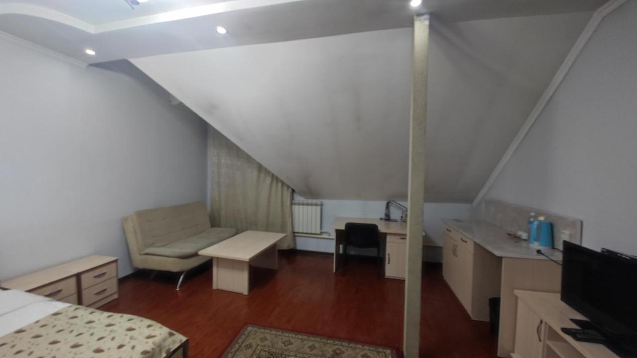 Bishkek Villa Hotel Екстер'єр фото
