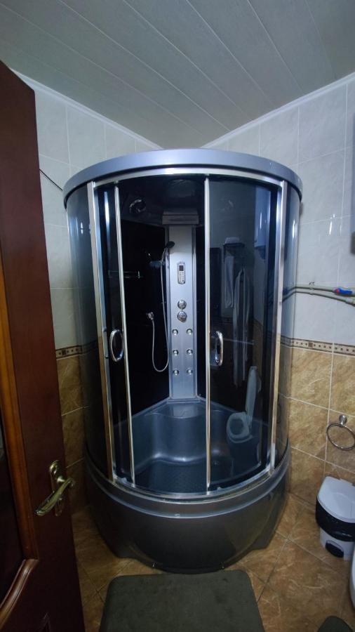 Bishkek Villa Hotel Екстер'єр фото