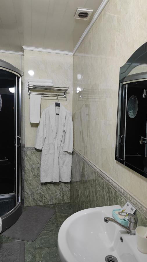 Bishkek Villa Hotel Екстер'єр фото