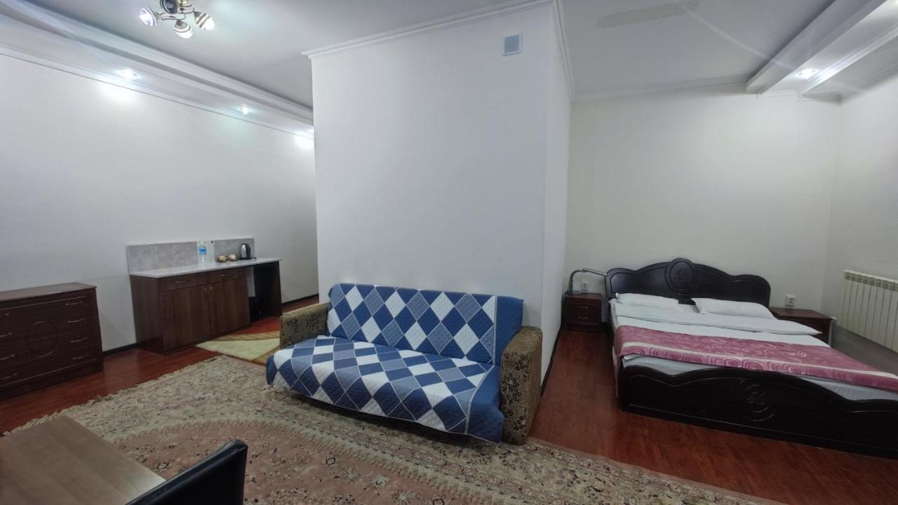 Bishkek Villa Hotel Екстер'єр фото