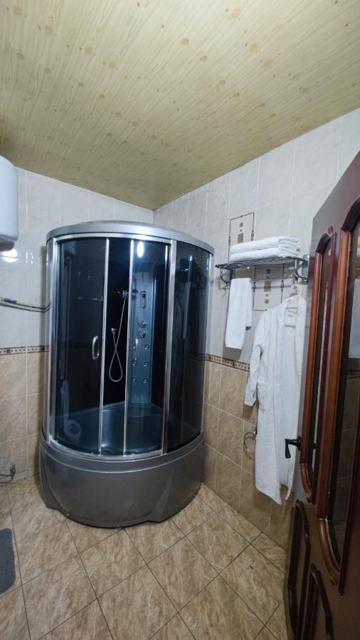 Bishkek Villa Hotel Екстер'єр фото