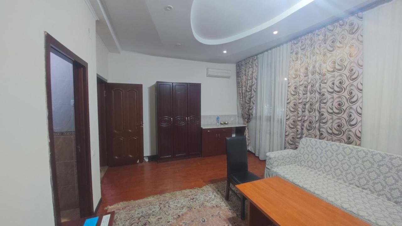 Bishkek Villa Hotel Екстер'єр фото