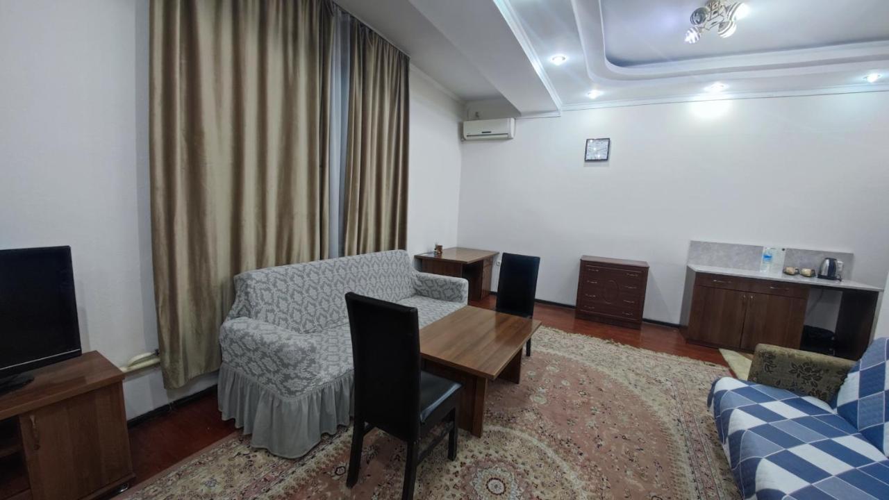 Bishkek Villa Hotel Екстер'єр фото