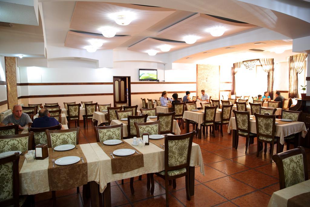 Bishkek Villa Hotel Екстер'єр фото