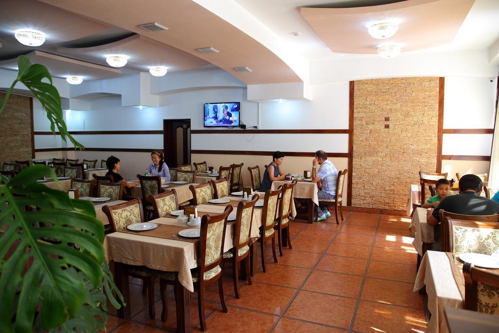 Bishkek Villa Hotel Екстер'єр фото
