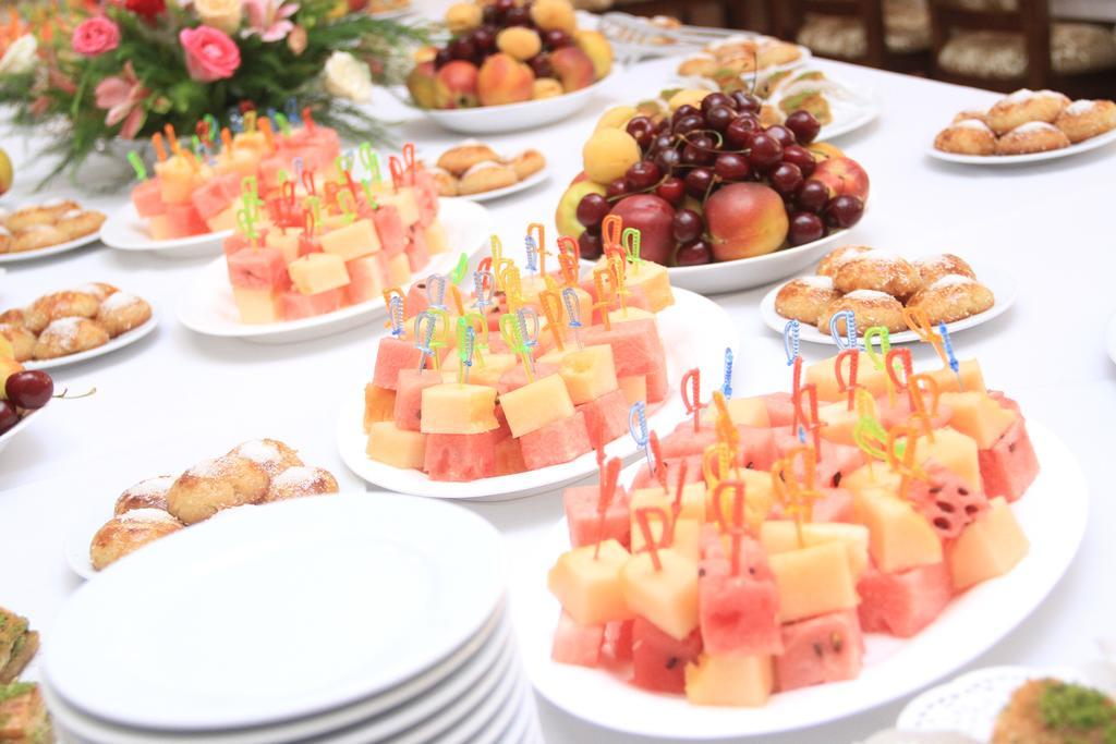 Bishkek Villa Hotel Екстер'єр фото