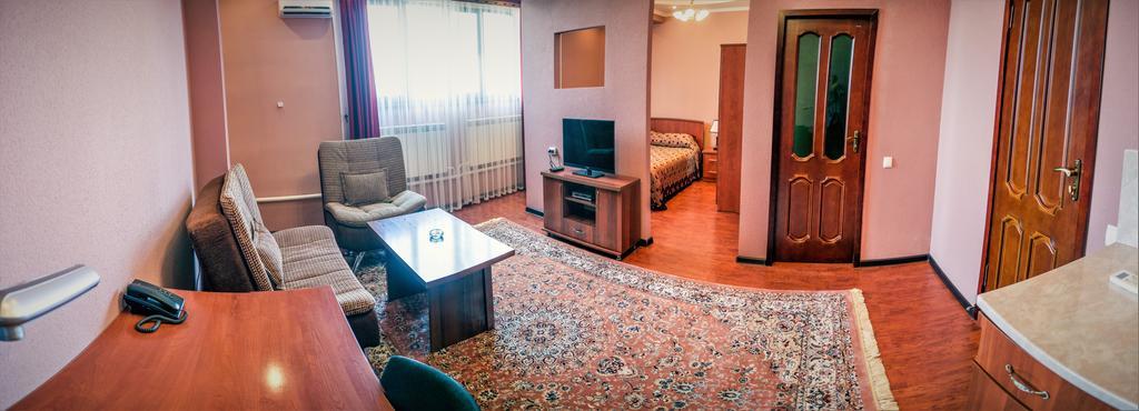 Bishkek Villa Hotel Екстер'єр фото