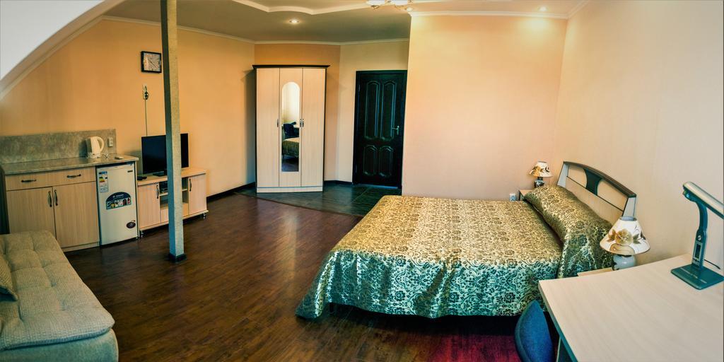 Bishkek Villa Hotel Екстер'єр фото